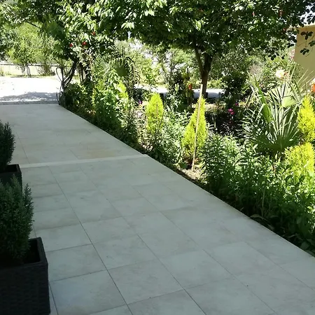 Guest house Riverside *